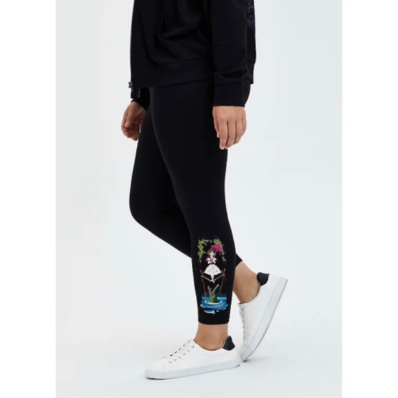 ๐ Disney Haunted Mansion Umbrella Girl Black Crop Legging 3 3X 22 24 NWT Torrid - Picture 2 of 6